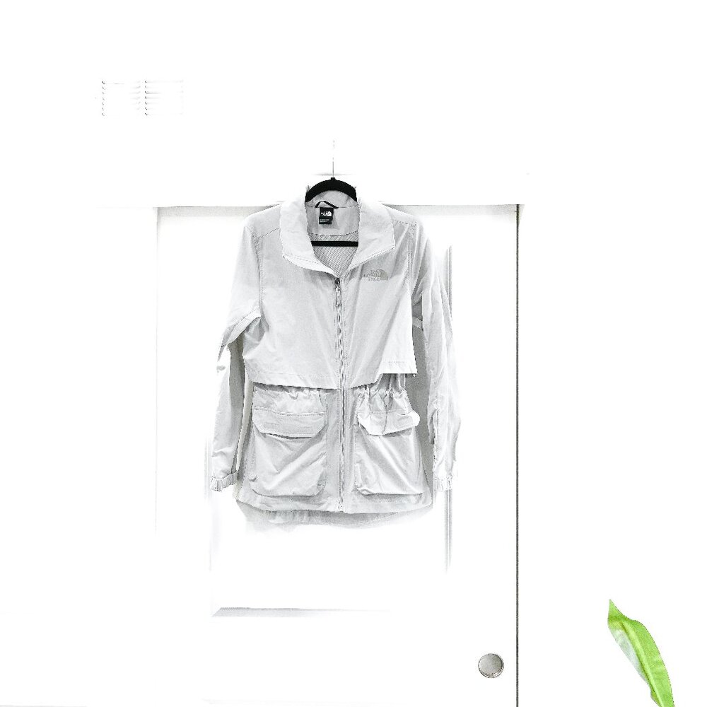 Northface Medium Lightweight Vented Cinched Waist… - image 1